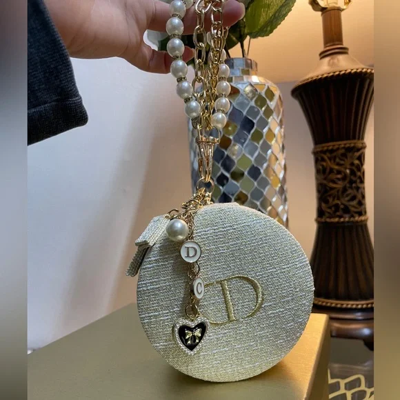 Dior - Picture 11 of 17